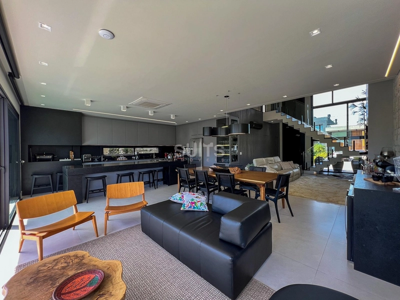 EXCELENTE SOBRADO BEIRA LAGO NO CONDOMINIO SUNSET: 8ª foto da galeria de imagens do imóvel