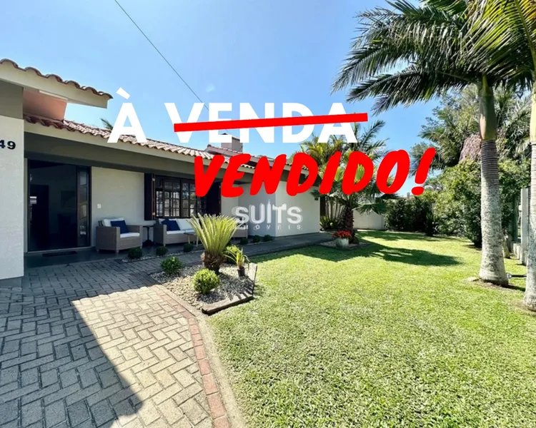 Excelente casa com 02 terrenos no Centro de Xangri-Lá: 1ª foto da galeria de imagens do imóvel