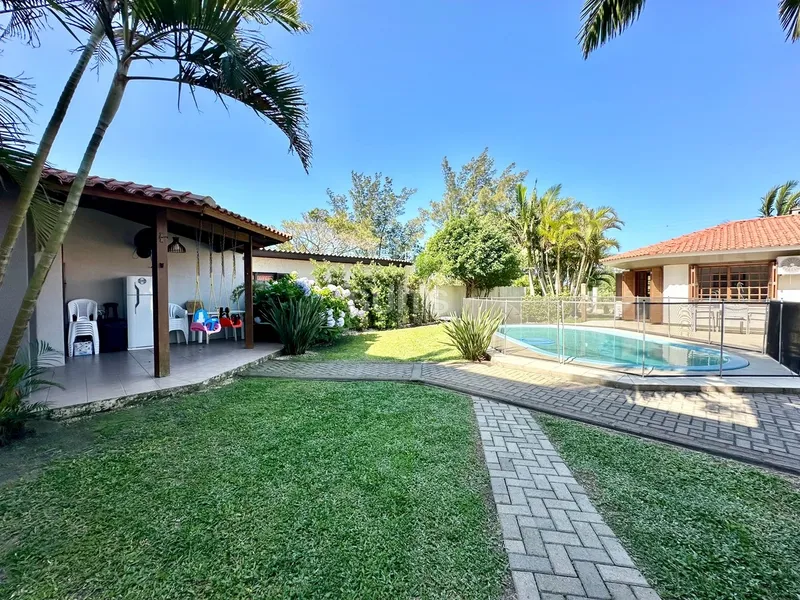 Excelente casa com 02 terrenos no Centro de Xangri-Lá: 49ª foto da galeria de imagens do imóvel