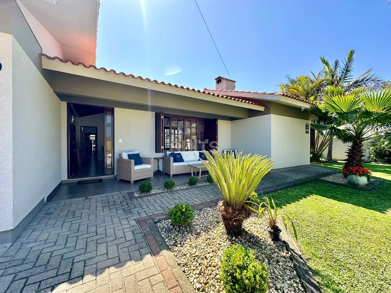 Excelente casa com 02 terrenos no Centro de Xangri-Lá: 4ª foto da galeria de imagens do imóvel