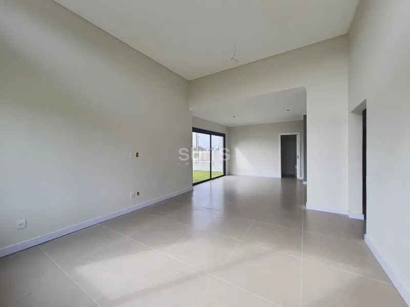 Casa térrea à venda a poucos metros do mar!: 3ª foto da galeria de imagens do imóvel