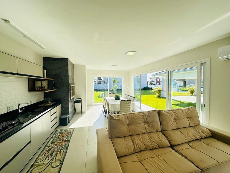 Excelente casa com 03 terrenos à venda em Atlântida Sul : 20ª foto da galeria de imagens do imóvel