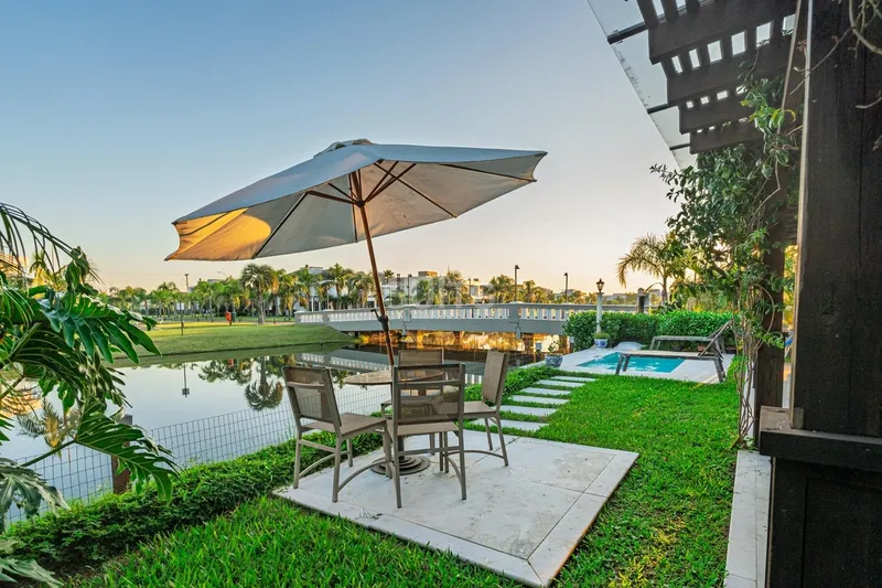 Excelente casa beira lago à venda no condomínio Sea Coast: 30ª foto da galeria de imagens do imóvel