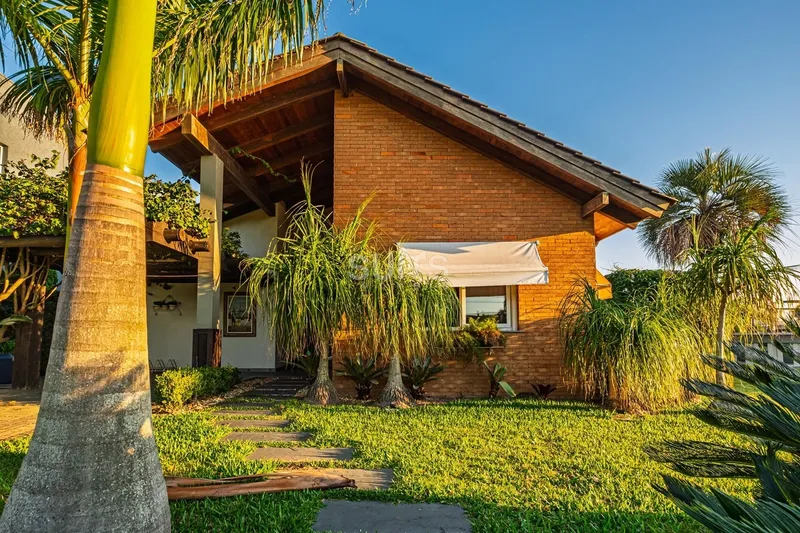 Excelente casa beira lago à venda no condomínio Sea Coast: 2ª foto da galeria de imagens do imóvel