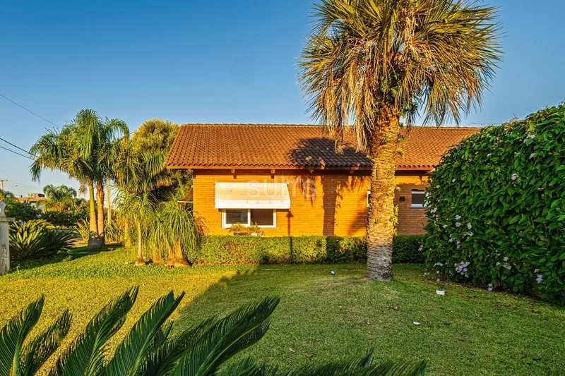 Excelente casa beira lago à venda no condomínio Sea Coast: 8ª foto da galeria de imagens do imóvel
