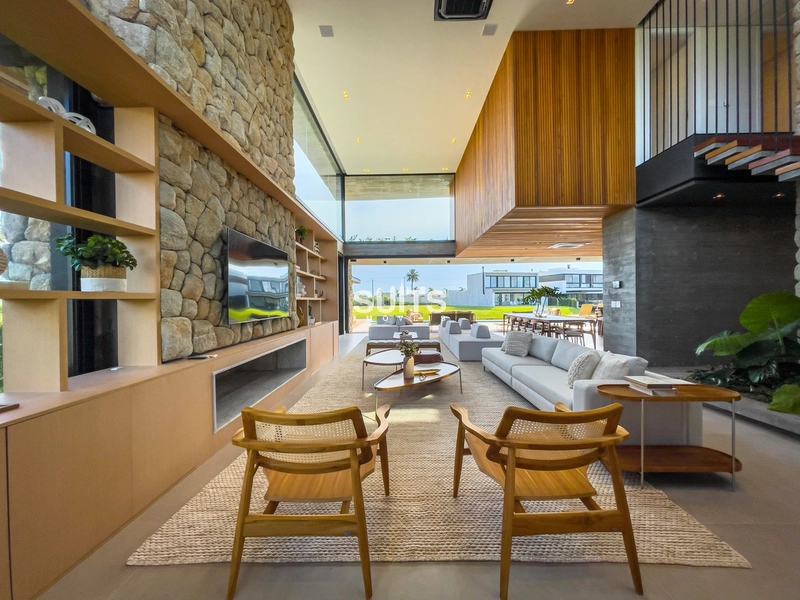 Mansão nas margens do lago do condomínio Sense: 6ª foto da galeria de imagens do imóvel