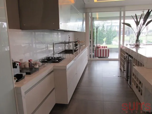 Linda Mansão no Condomínio Bosques de Atlântida: 16ª foto da galeria de imagens do imóvel