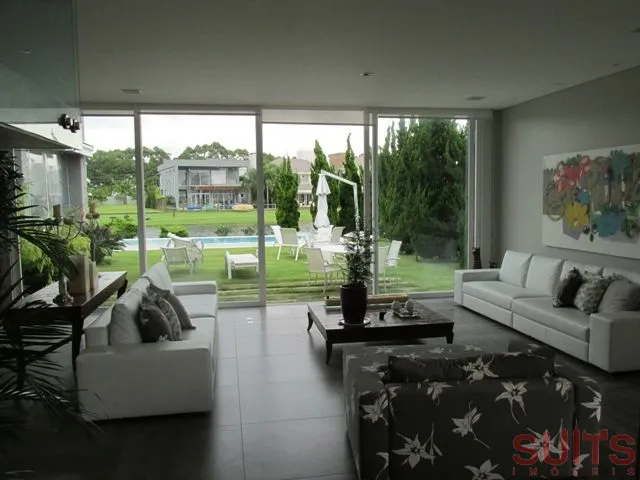 Linda Mansão no Condomínio Bosques de Atlântida: 5ª foto da galeria de imagens do imóvel