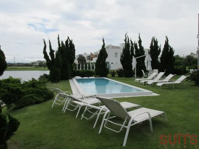 Linda Mansão no Condomínio Bosques de Atlântida: 49ª foto da galeria de imagens do imóvel