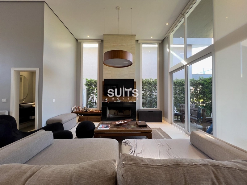 Linda casa com vista para o lago no Condomínio Enseada: 3ª foto da galeria de imagens do imóvel