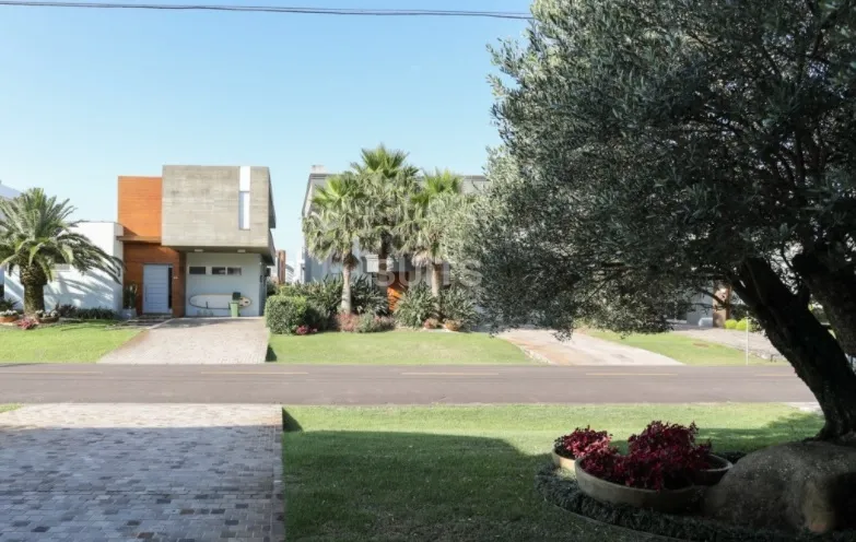 Linda casa com vista para o lago no Condomínio Enseada: 2ª foto da galeria de imagens do imóvel