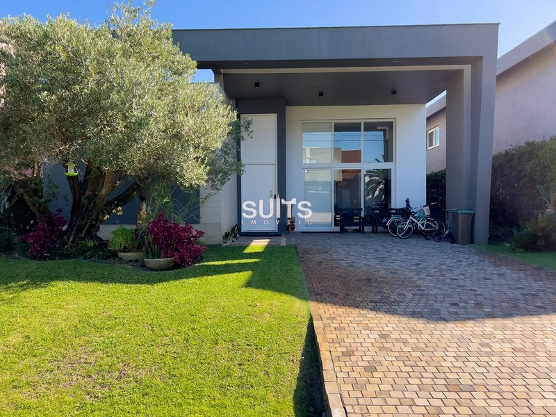 Linda casa com vista para o lago no Condomínio Enseada: 1ª foto da galeria de imagens do imóvel