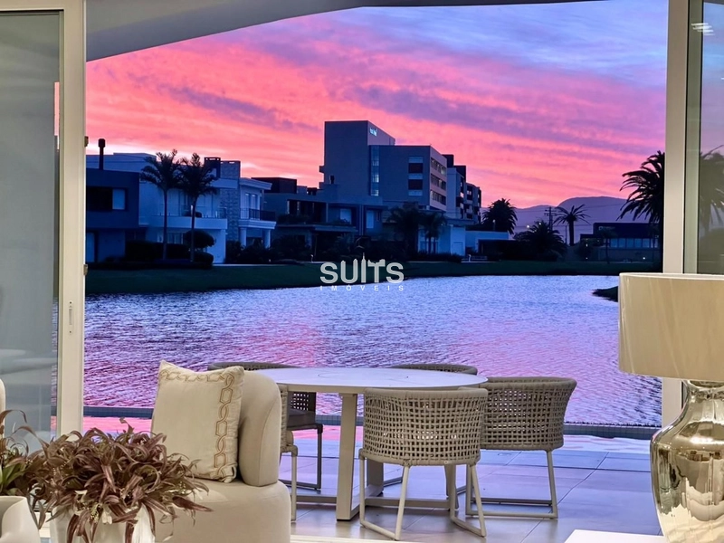 A melhor mansão à venda no condomínio Enseada: 63ª foto da galeria de imagens do imóvel