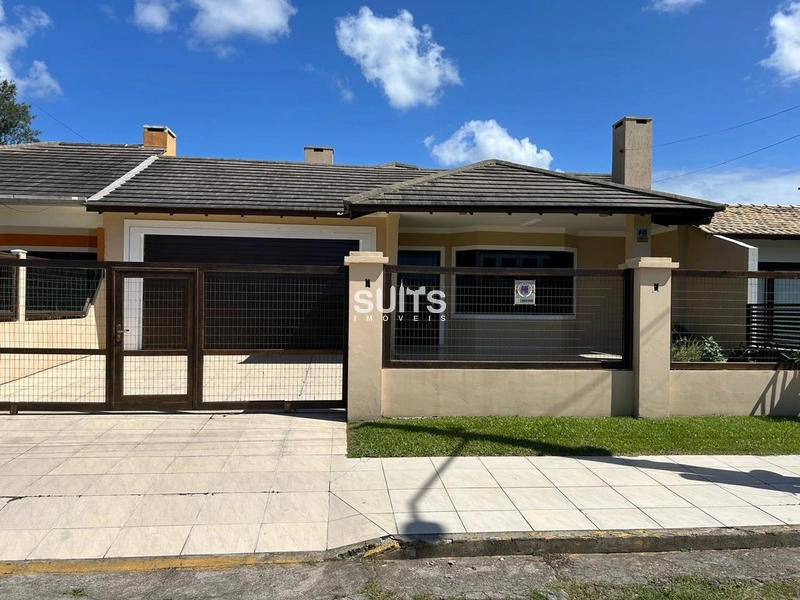 Excelente casa à poucos quadras do mar na praia de Noiva do Mar: 1ª foto da galeria de imagens do imóvel