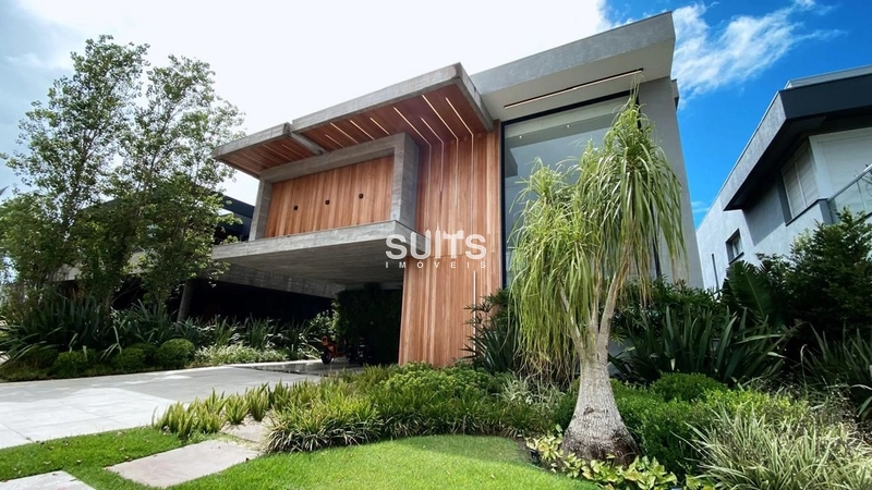 Excelente sobrado nas margens do lago no condomínio Sense: 1ª foto da galeria de imagens do imóvel