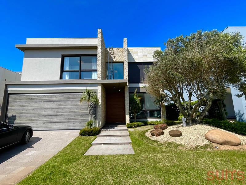 Sobrado finamente mobiliado e decorado no Condomínio Playa Vista: 1ª foto da galeria de imagens do imóvel