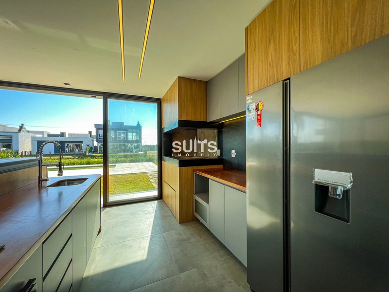 Lindo sobrado beira lago no condomínio Riviera: 11ª foto da galeria de imagens do imóvel