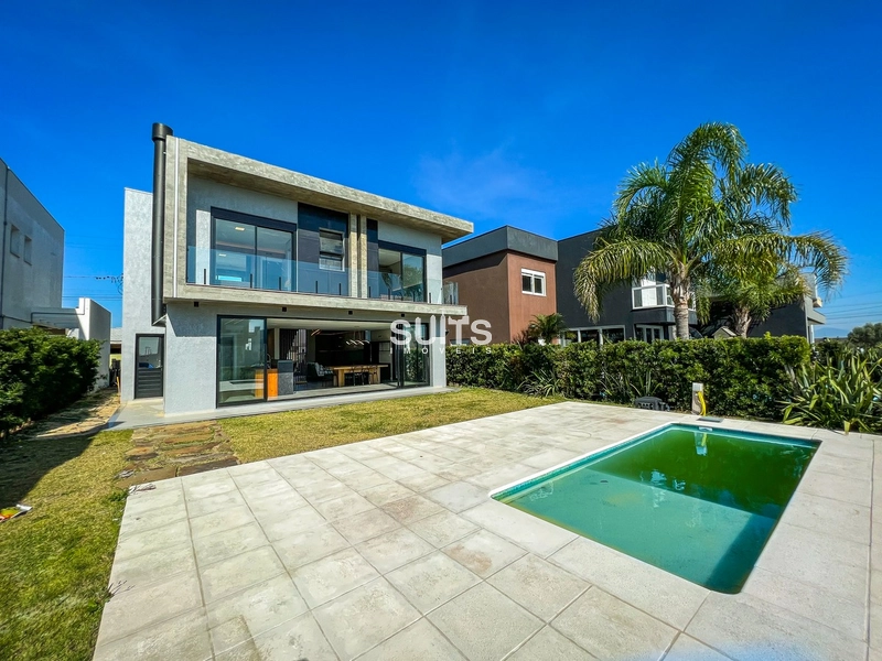 Lindo sobrado beira lago no condomínio Riviera: 15ª foto da galeria de imagens do imóvel