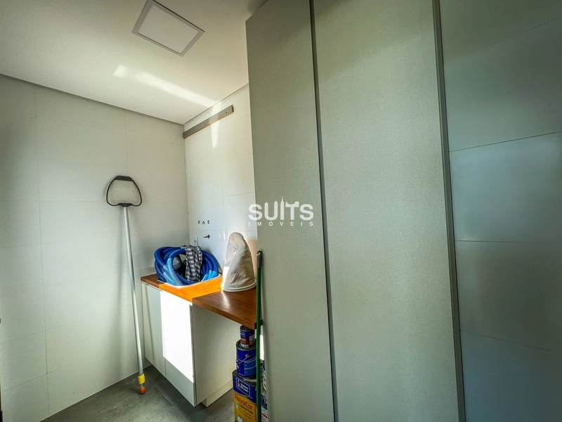 Lindo sobrado beira lago no condomínio Riviera: 12ª foto da galeria de imagens do imóvel