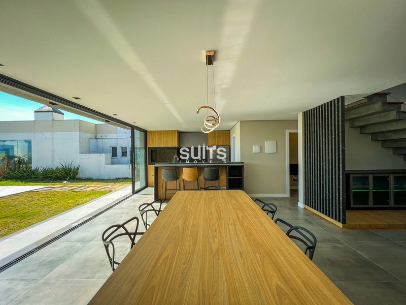 Lindo sobrado beira lago no condomínio Riviera: 7ª foto da galeria de imagens do imóvel