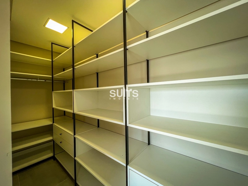 Lindo sobrado beira lago no condomínio Riviera: 28ª foto da galeria de imagens do imóvel