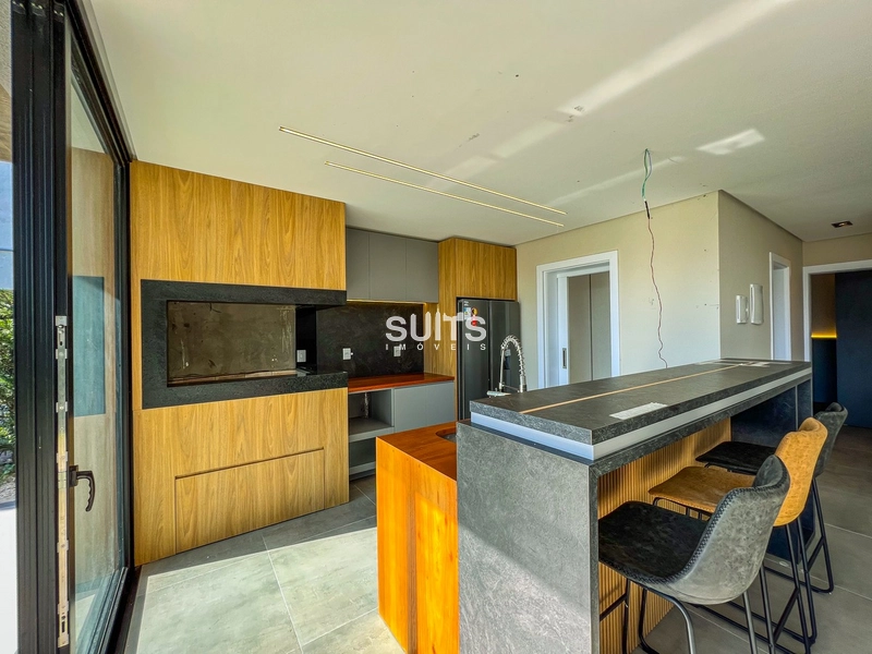 Lindo sobrado beira lago no condomínio Riviera: 10ª foto da galeria de imagens do imóvel