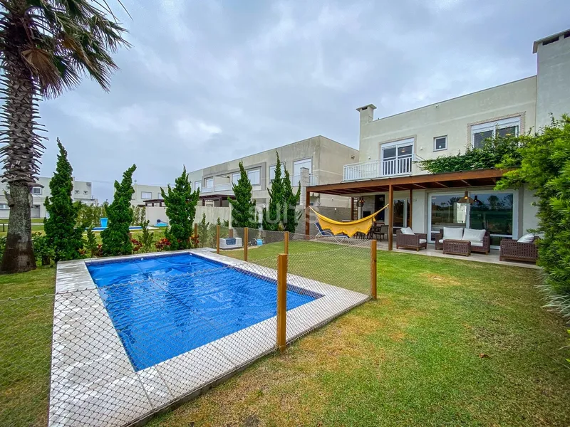 Excelente sobrado beira lago no condomínio Pateo Marbella: 17ª foto da galeria de imagens do imóvel