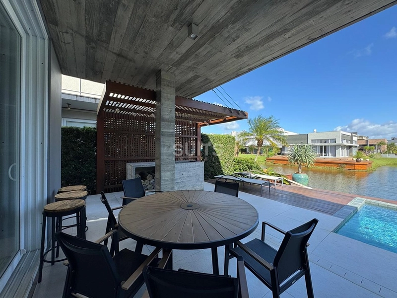 Excelente sobrado à venda no Malibu : 4ª foto da galeria de imagens do imóvel