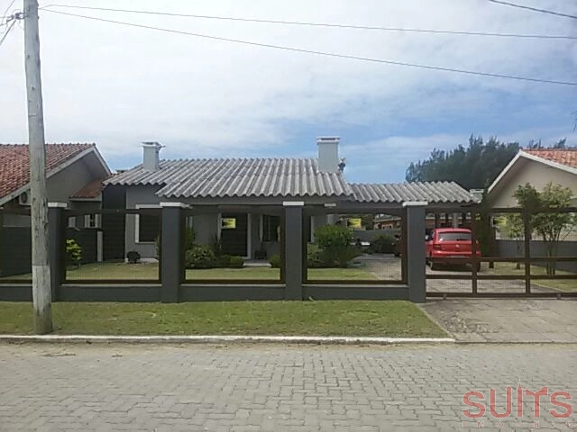 Belíssima casa em excelente localização na praia de Atlântida: 3ª foto da galeria de imagens do imóvel