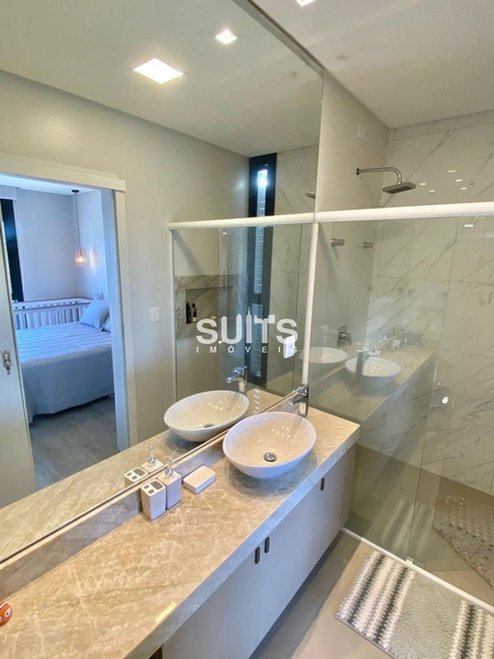 Belíssimo sobrado beira lago à venda no condomínio Riviera: 12ª foto da galeria de imagens do imóvel