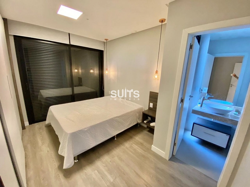 Belíssimo sobrado beira lago à venda no condomínio Riviera: 7ª foto da galeria de imagens do imóvel