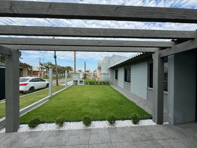 Oportunidade! Casa térrea localizada a poucos metros do mar.: 3ª foto da galeria de imagens do imóvel