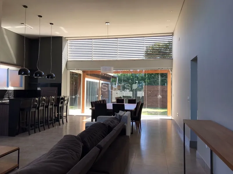 Incrível casa bem localizada na praia de Atlântida: 3ª foto da galeria de imagens do imóvel