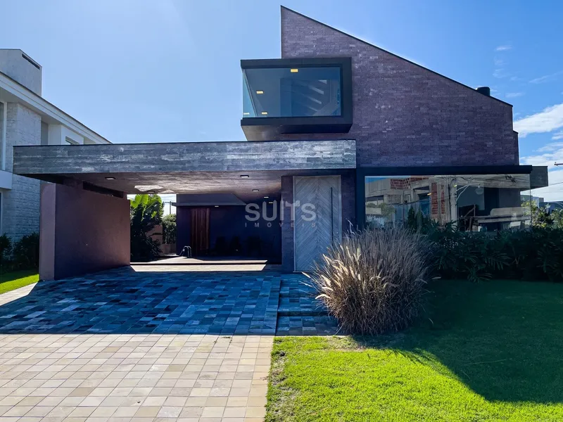 Magnífico sobrado à venda no condomínio Celebration em Xangri-Lá: 2ª foto da galeria de imagens do imóvel