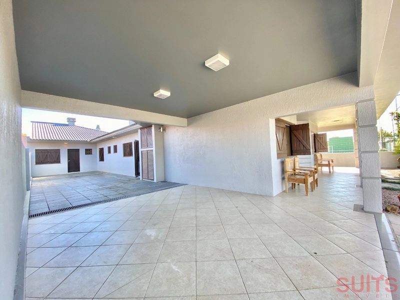 Incrível sobrado com 03 terrenos na praia de Atlântida: 4ª foto da galeria de imagens do imóvel