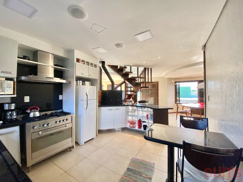 Incrível sobrado com 03 terrenos na praia de Atlântida: 10ª foto da galeria de imagens do imóvel