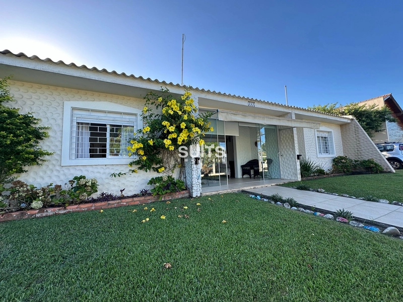 Excelente casa à venda em Atlântida: 1ª foto da galeria de imagens do imóvel