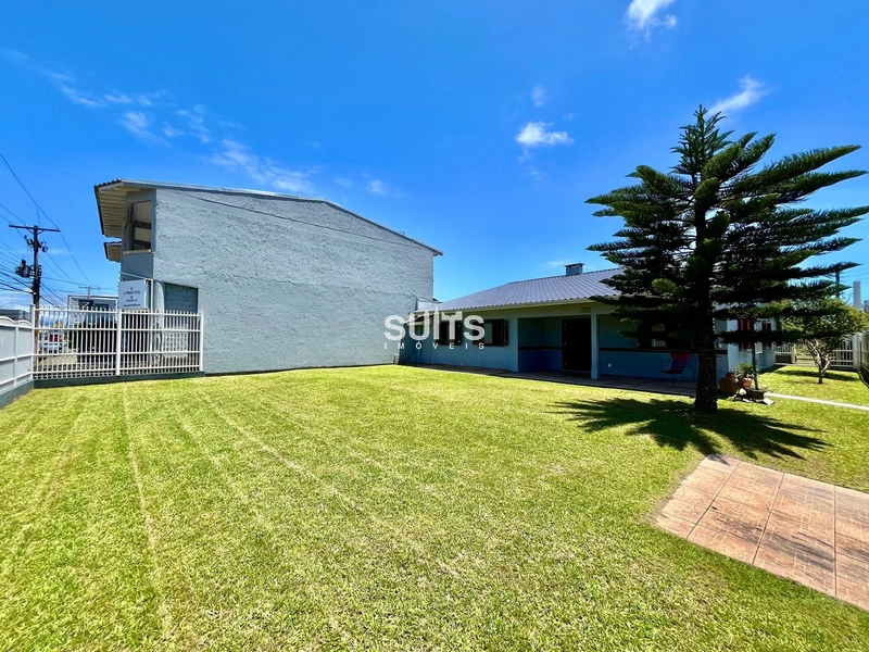 Casa com 02 terrenos no centro de Xangri-lá: 4ª foto da galeria de imagens do imóvel