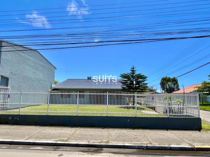 Casa com 02 terrenos no centro de Xangri-lá: 3ª foto da galeria de imagens do imóvel