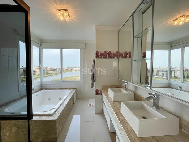 Lindo Sobrado no Condomínio Riviera, mobiliado e decorado: 22ª foto da galeria de imagens do imóvel