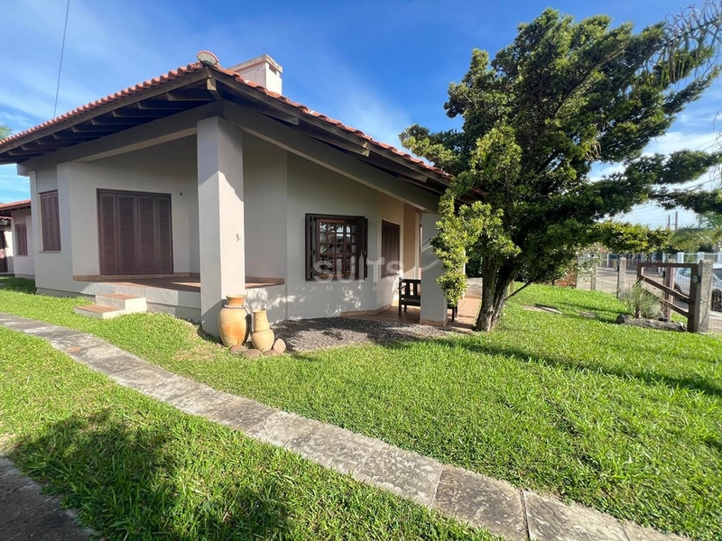 Excelente casa à venda em Atlântida : 2ª foto da galeria de imagens do imóvel