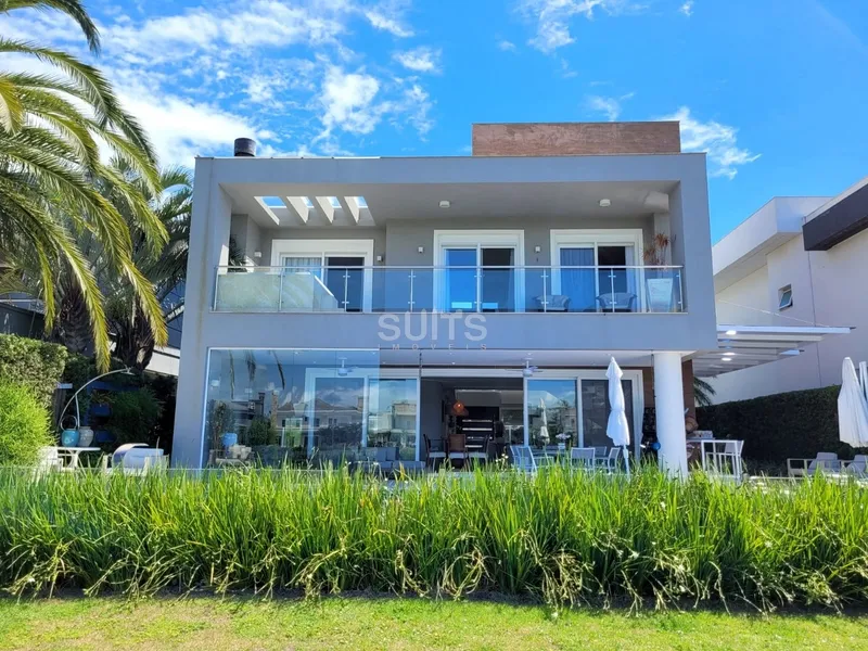 Sobrado nas margens do lago no condomínio Bosques de Atlântida: 7ª foto da galeria de imagens do imóvel