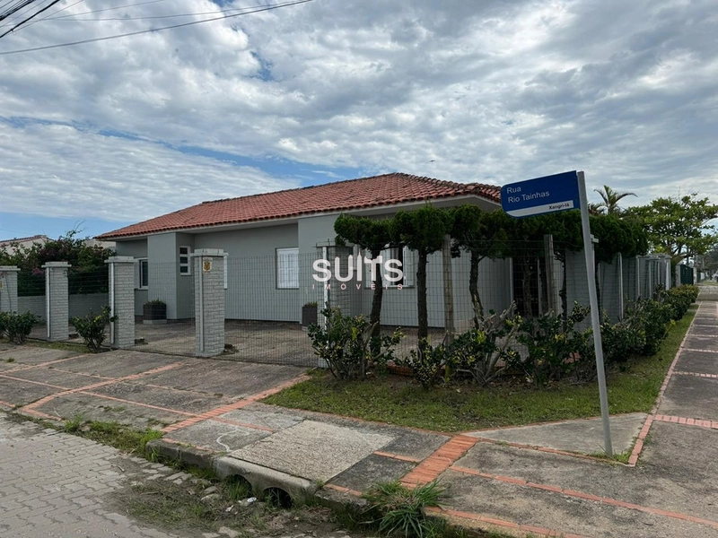 Ótima casa à venda no Centro de Xangri-Lá  : 3ª foto da galeria de imagens do imóvel