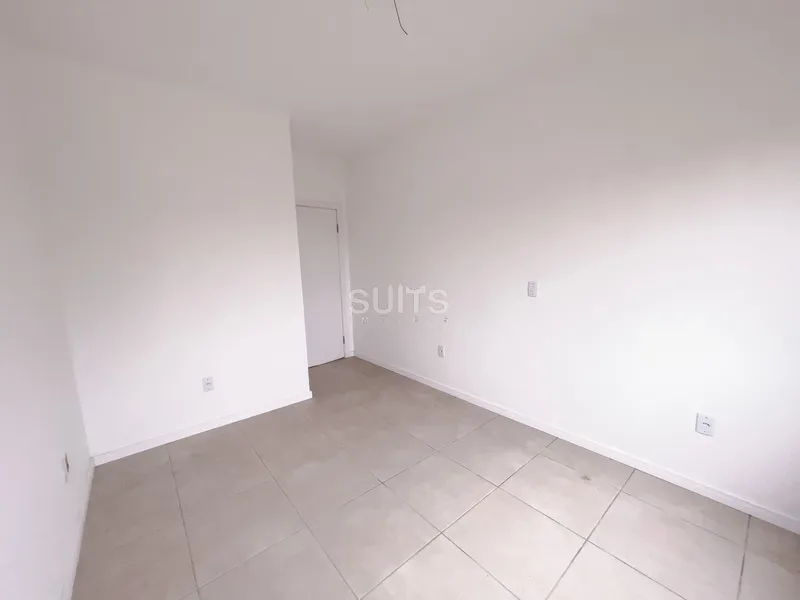 Excelente Casa Geminada no Coqueiros: 3ª foto da galeria de imagens do imóvel