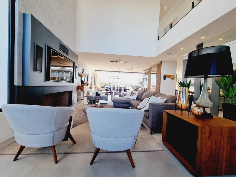 Belíssima casa de luxo em condomínio Sense: 3ª foto da galeria de imagens do imóvel