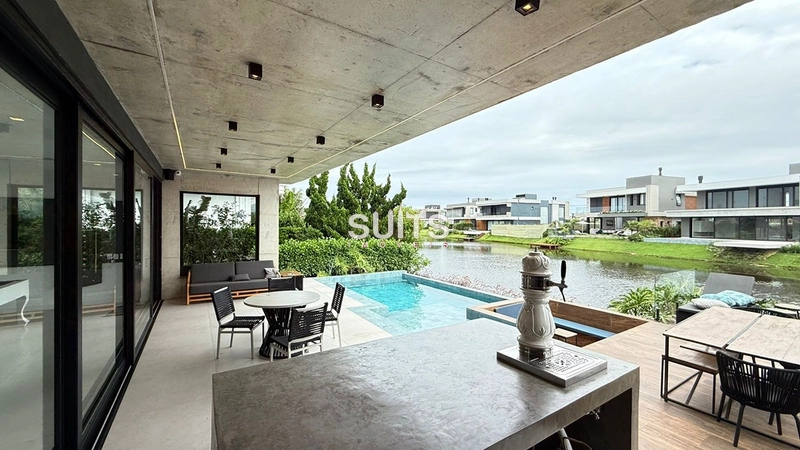 Belíssima casa de luxo em condomínio Sense: 2ª foto da galeria de imagens do imóvel