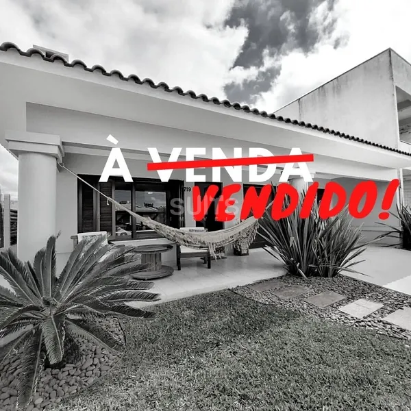 Lindíssima casa em excelente localização no centro de Xangri-Lá: 1ª foto da galeria de imagens do imóvel