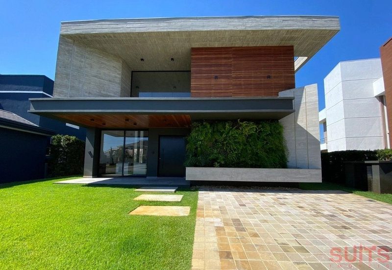 Excelente sobrado beira lago Condomínio Ventura: 1ª foto da galeria de imagens do imóvel