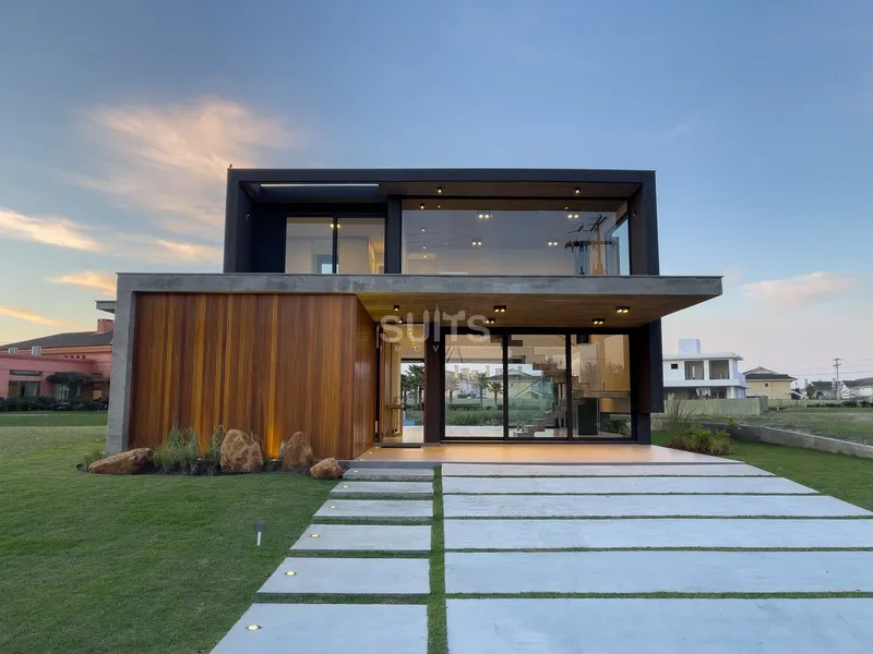 Excelente sobrado beira lago com piscina no Condomínio Celebration: 3ª foto da galeria de imagens do imóvel