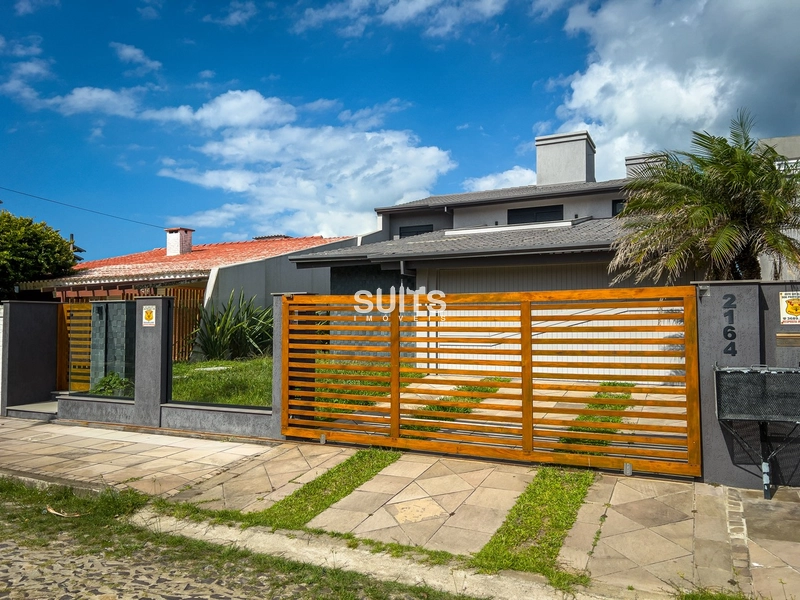 Magnífico sobrado na divisa com Atlântida a 2 quadras do mar: 2ª foto da galeria de imagens do imóvel